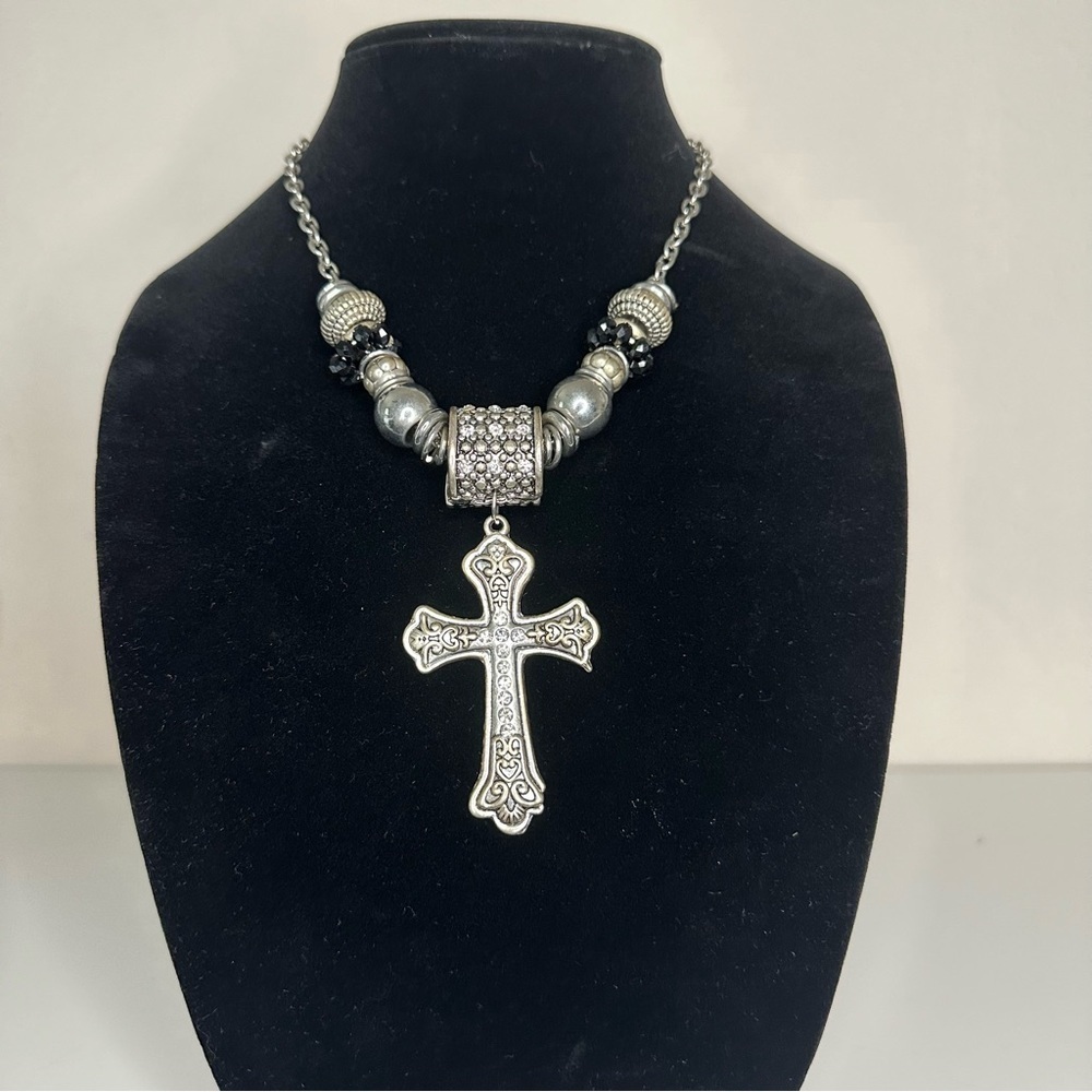 Cross necklace - Picture 4 of 4